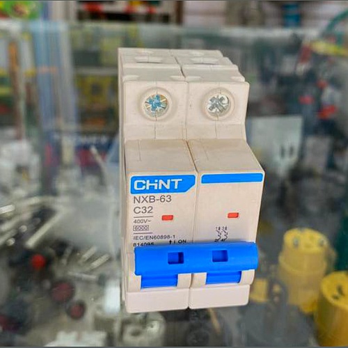 Breaker tipo riel bipolar 32amp Colombia 