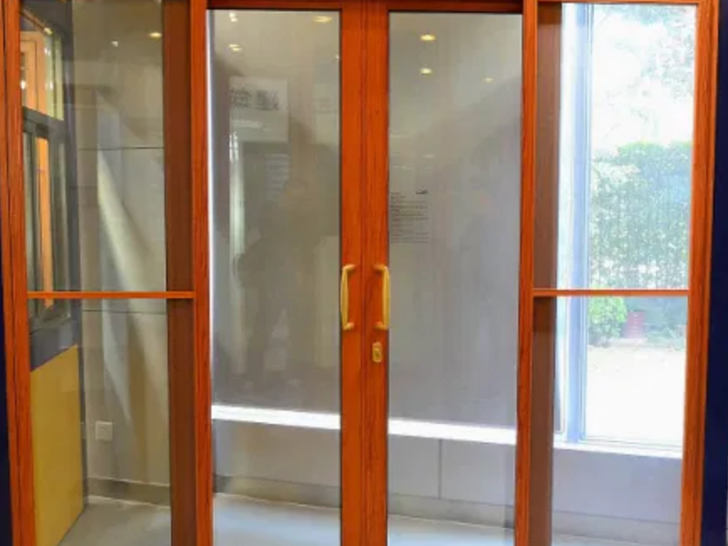 Puerta de aluminio Colombia